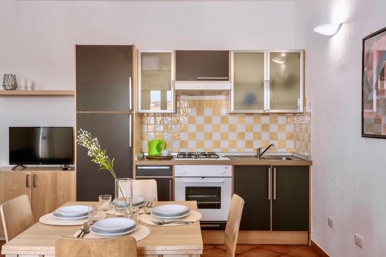 Apartments With Swimming Pool In Santa Teresa Di Gallura Ngoại thất bức ảnh