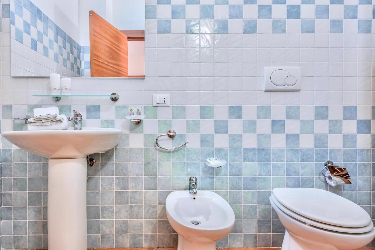 Apartments With Swimming Pool In Santa Teresa Di Gallura Ngoại thất bức ảnh