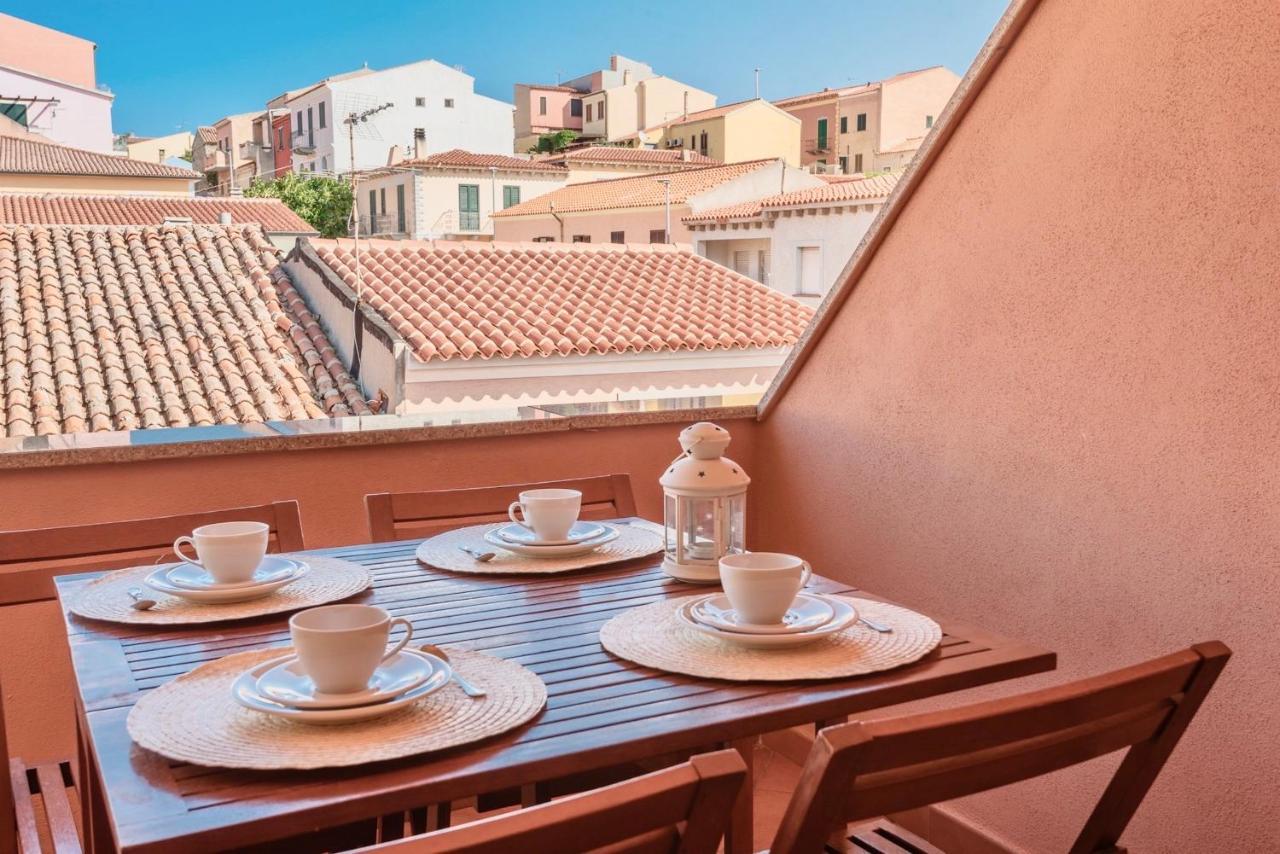 Apartments With Swimming Pool In Santa Teresa Di Gallura Ngoại thất bức ảnh