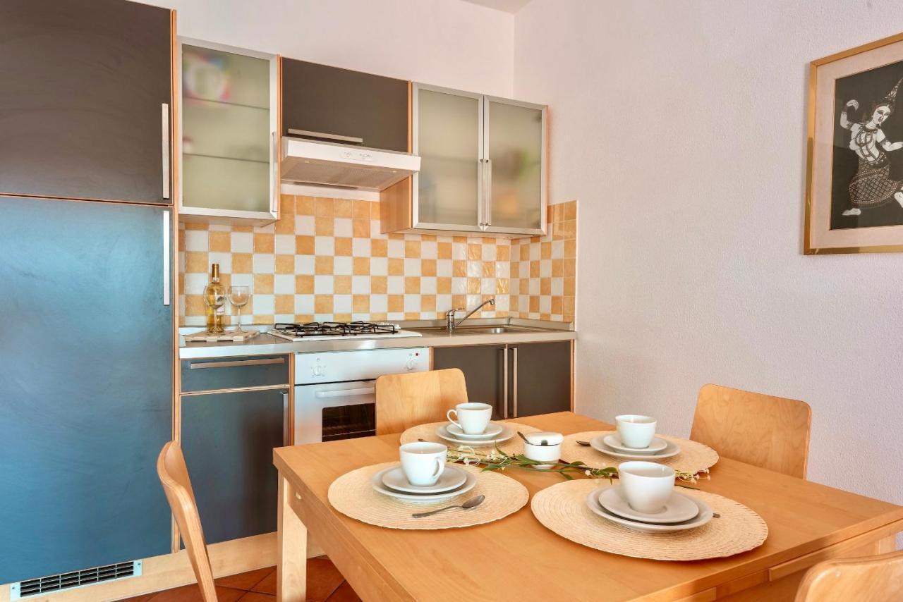 Apartments With Swimming Pool In Santa Teresa Di Gallura Ngoại thất bức ảnh