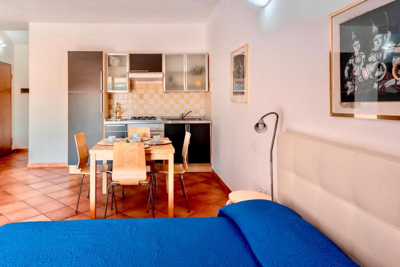 Apartments With Swimming Pool In Santa Teresa Di Gallura Ngoại thất bức ảnh